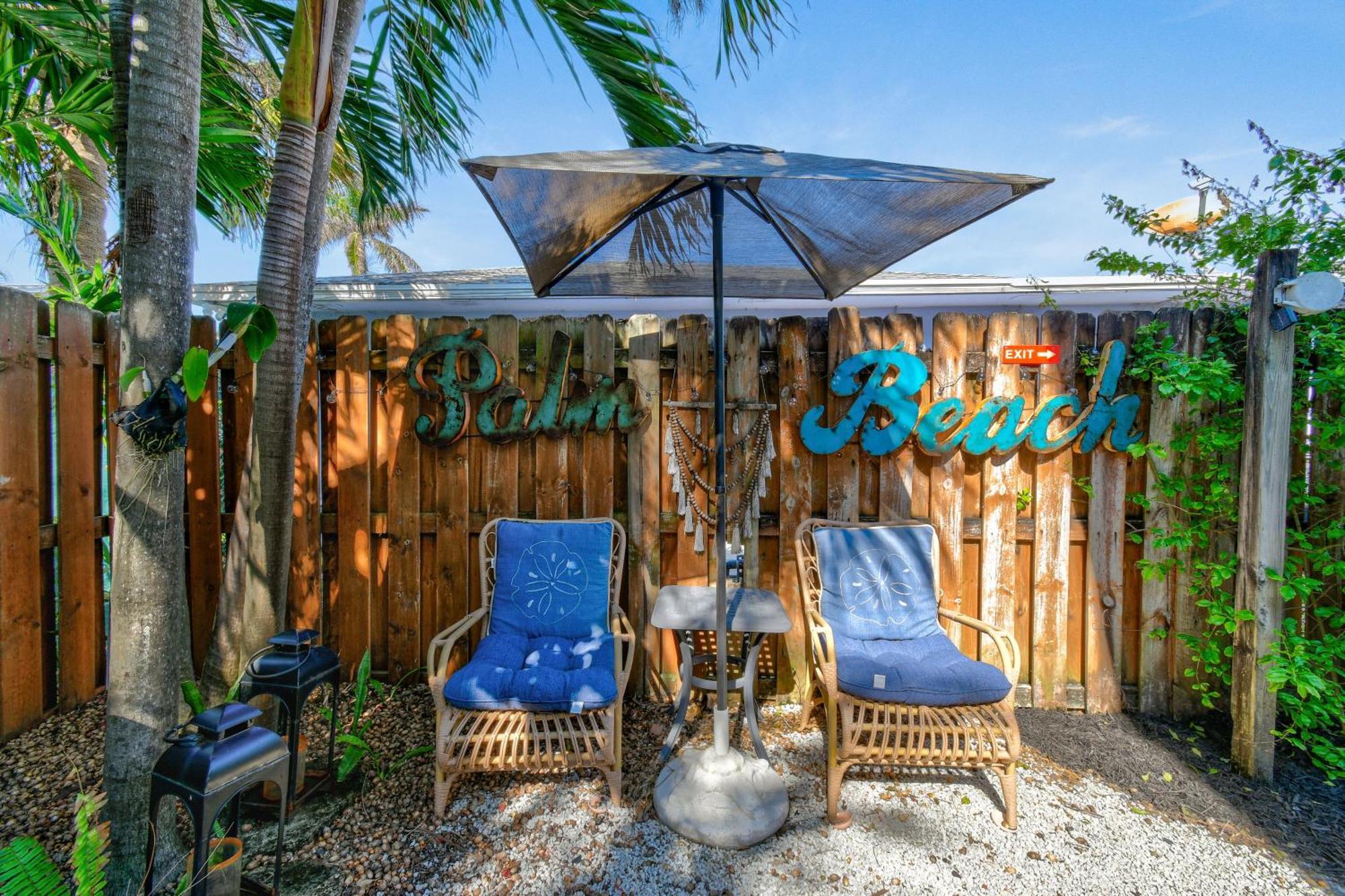 Sunshine Shores Boutique Apartments ปาล์มบีชชอร์ ภายนอก รูปภาพ