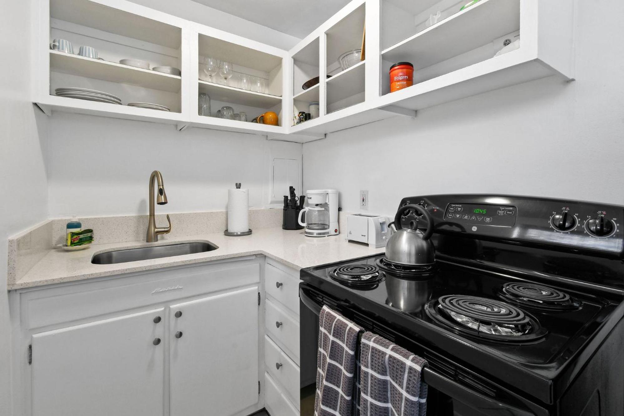 Sunshine Shores Boutique Apartments ปาล์มบีชชอร์ ภายนอก รูปภาพ