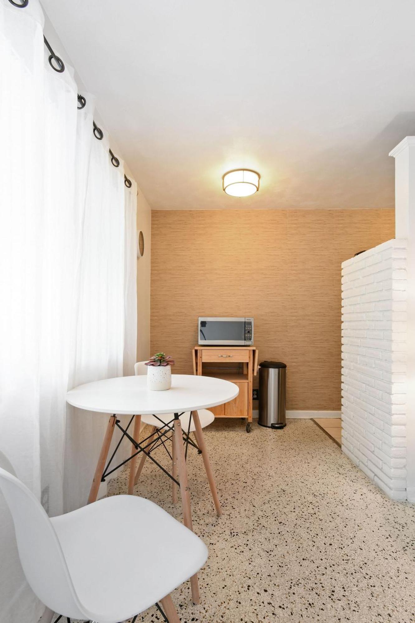Sunshine Shores Boutique Apartments ปาล์มบีชชอร์ ภายนอก รูปภาพ