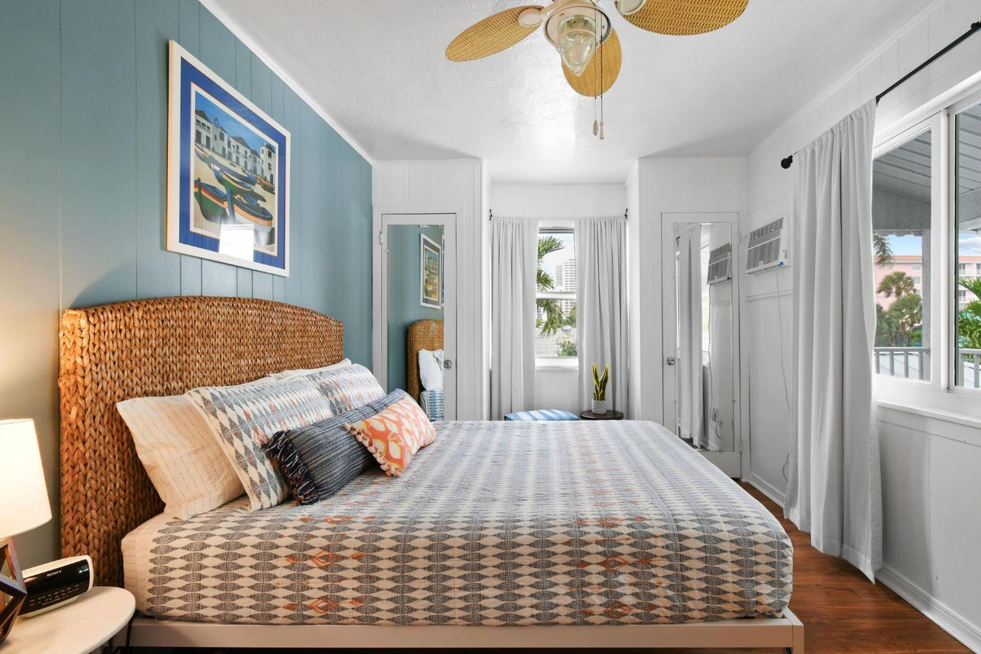 Sunshine Shores Boutique Apartments ปาล์มบีชชอร์ ภายนอก รูปภาพ
