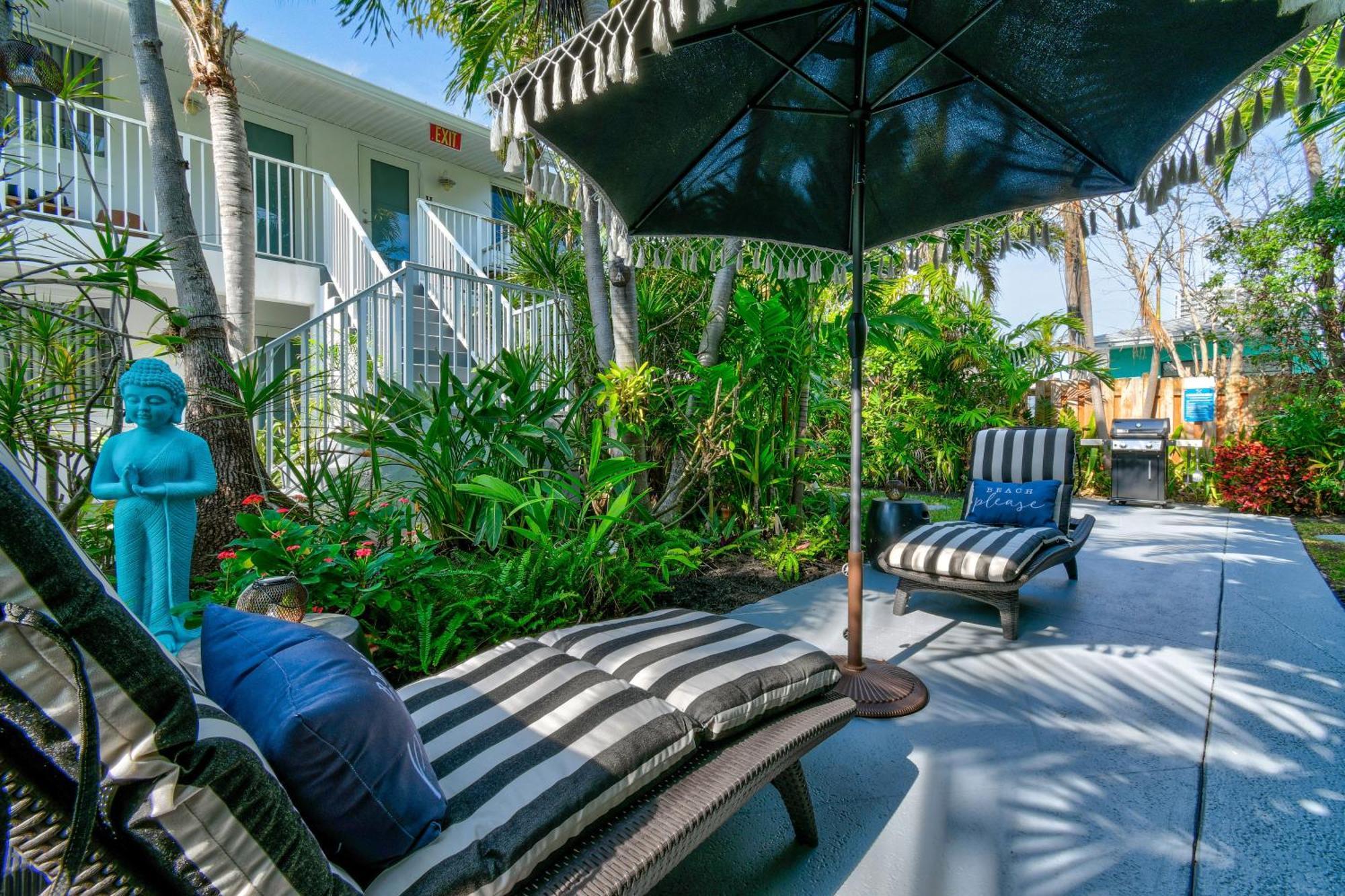 Sunshine Shores Boutique Apartments ปาล์มบีชชอร์ ภายนอก รูปภาพ